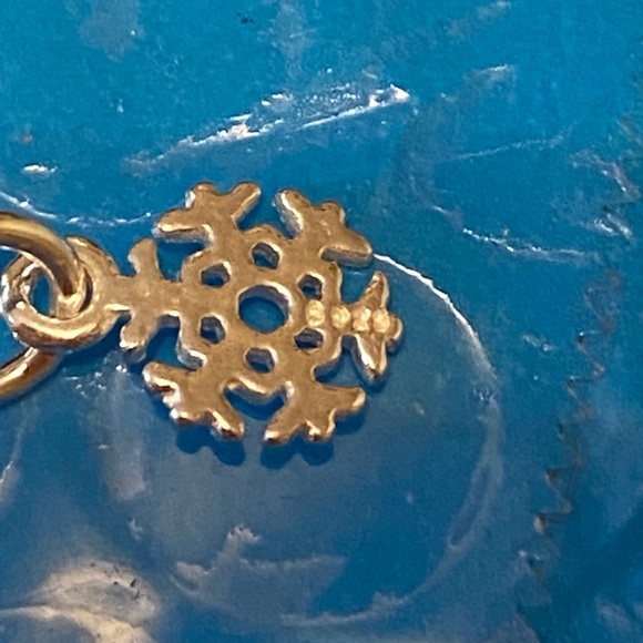 Snowflake Sterling silver Charm - Picture 7 of 7